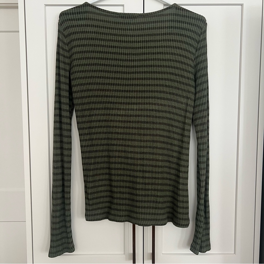 Lucky Brand Long Sleeve - Picture 5 of 5